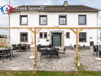 Haus zum Kauf 299.000 € 10 Zimmer 315 m² 1.926 m² Grundstück Manderscheid Manderscheid 54531