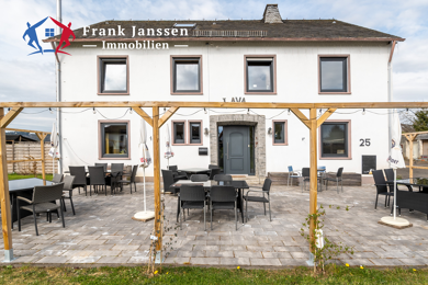 Haus zum Kauf 299.000 € 10 Zimmer 315 m² 1.926 m² Grundstück Manderscheid Manderscheid 54531