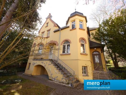Villa zum Kauf 8 Zimmer 232 m² 748 m² Grundstück frei ab sofort Wilhelm-Külz-Straße 14 Westvorstadt Weimar 99423