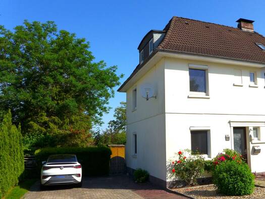 Doppelhaushälfte zum Kauf 198.500 € 4 Zimmer 96 m² 685 m² Grundstück Varel Varel 26316