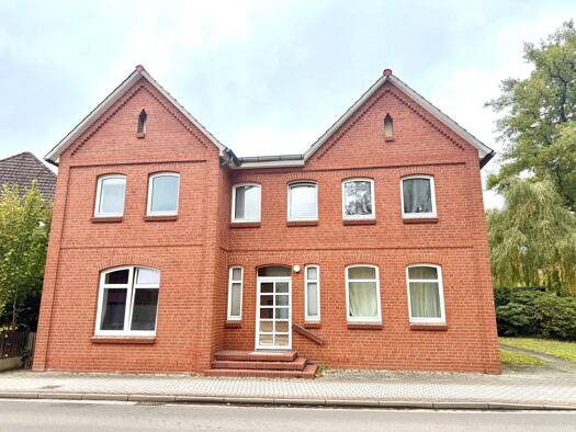 Mehrfamilienhaus zum Kauf als Kapitalanlage geeignet 355.000 € 11 Zimmer 316 m² 445 m² Grundstück Hauptstraße 11 Suderburg 29556