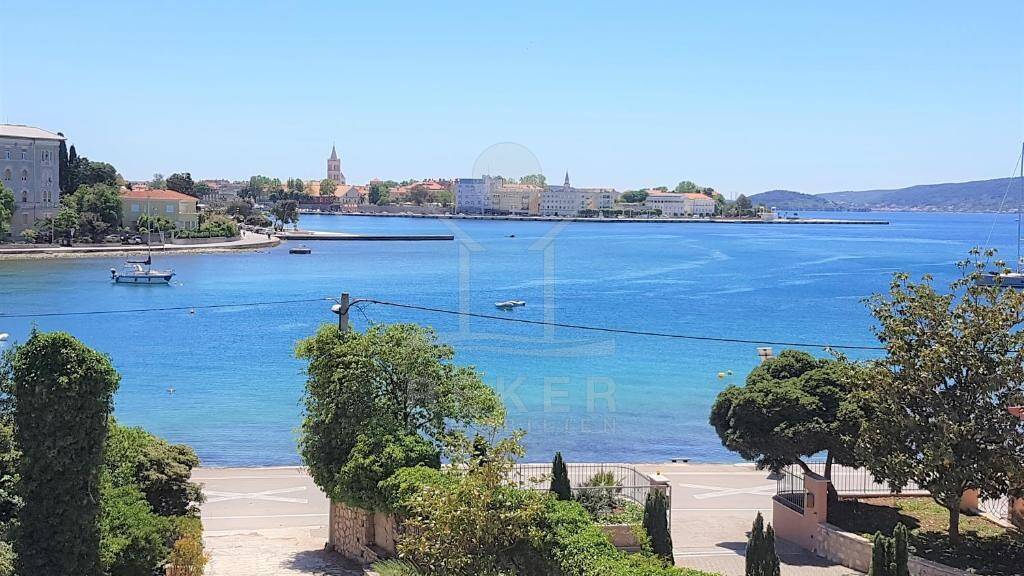 Haus zum Kauf 1.850.000 € 14 Zimmer 587 m² 777 m² Grundstück Zadar