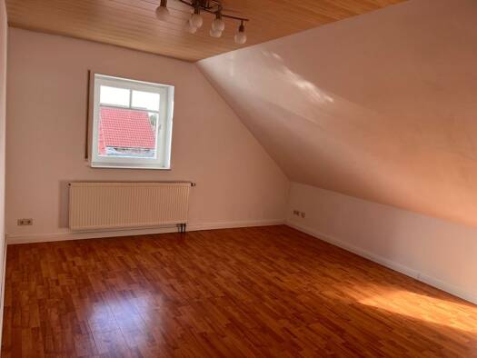 Wohnung zur Miete 650 € 3 Zimmer 70 m² Geschoss 1/2 frei ab 01.11.2026 Larrelt Emden 26723