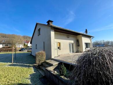 Einfamilienhaus zum Kauf 215.000 € 5 Zimmer 230 m² 1.513 m² Grundstück Ermetheis Niedenstein 34305
