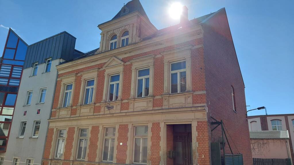 Mehrfamilienhaus zum Kauf als Kapitalanlage geeignet 229.000 € 12 Zimmer 270 m² 591 m² Grundstück Johannisstr. 3 Werdau 08412