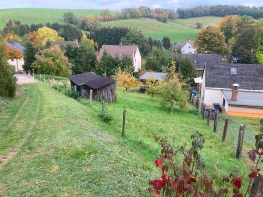 Grundstück zum Kauf 880 m² Grundstück Baugenehmigung vorhanden frei ab sofort Hartensteiner Straße 60 Thierfeld Hartenstein 08118