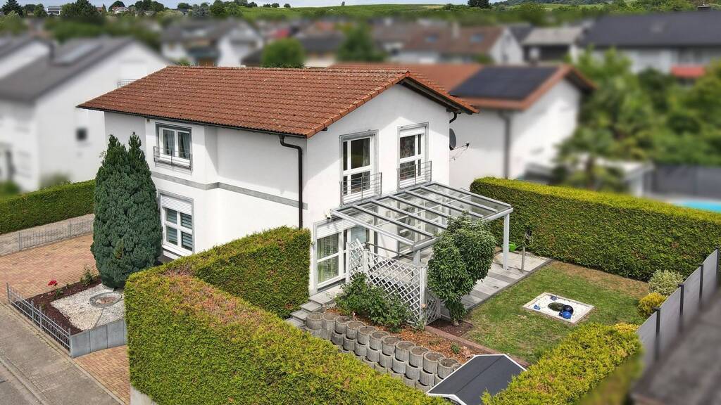 Einfamilienhaus zum Kauf 690.000 € 6 Zimmer 160,8 m² 307 m² Grundstück Ortsgebiet Sinzheim 76547