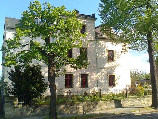 Haus zum Kauf 950.000 € 13 Zimmer 381 m² 1.240 m² Grundstück Niedersedlitz Dresden 01259