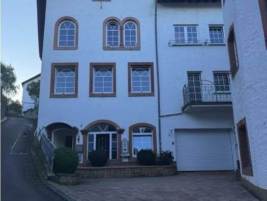 Haus zum Kauf 360.000 € 10 Zimmer 352 m² 379 m² Grundstück Mürlenbach 54570
