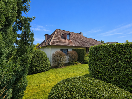 Einfamilienhaus zum Kauf 6 Zimmer 167 m² 1.050 m² Grundstück frei ab 01.09.2026 Kirdorf Bad Homburg vor der Höhe 61350