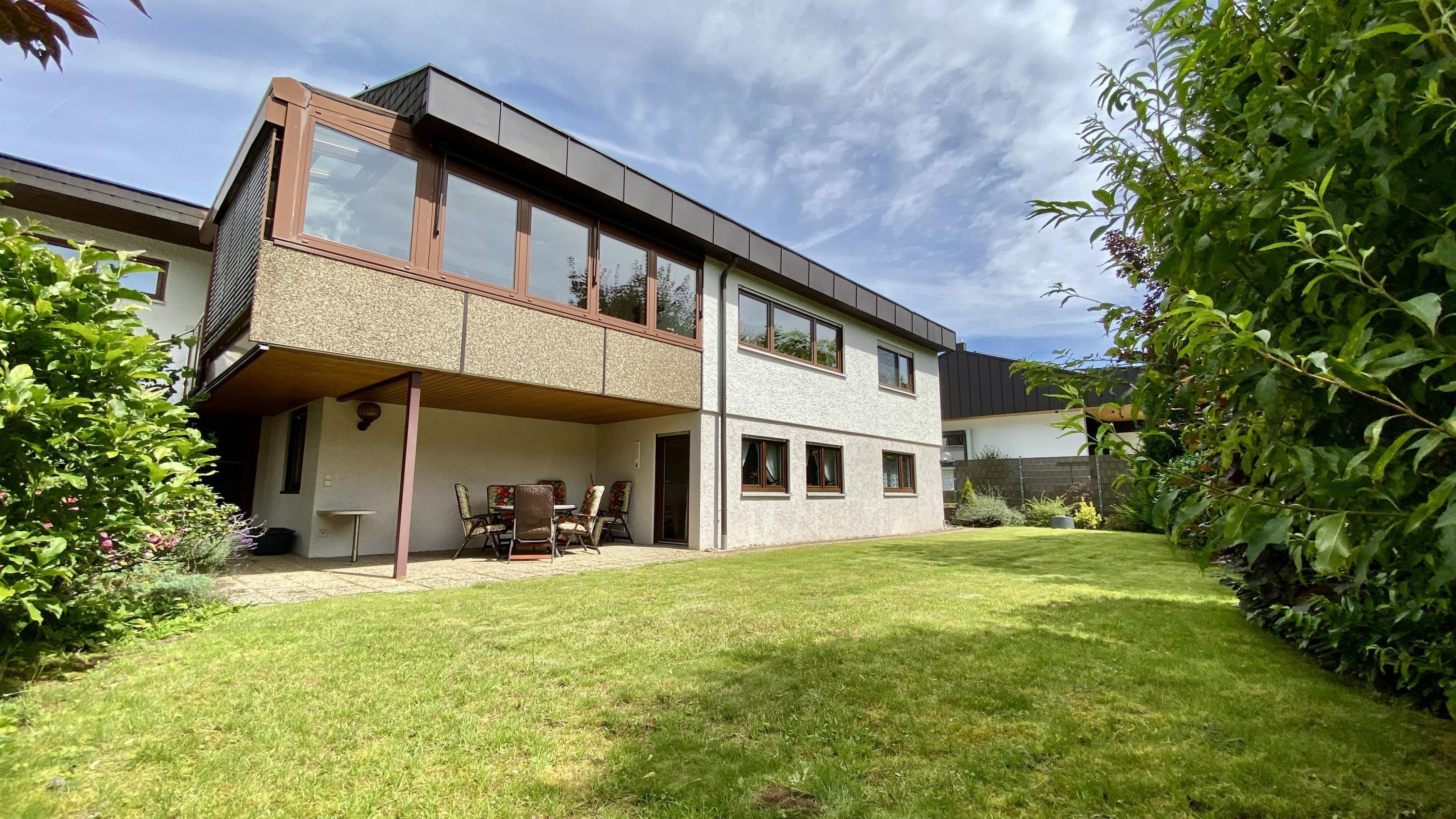 Einfamilienhaus zum Kauf 695.000 € 5,5 Zimmer 213 m²<br/>Wohnfläche 736 m²<br/>Grundstück Obergruppenbach Untergruppenbach 74199