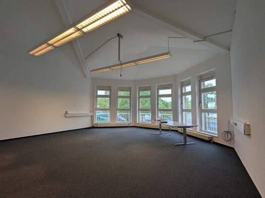 Bürofläche zur Miete 3.100 € 7 Zimmer 213,5 m² Bürofläche Tweelbäke Oldenburg 26135