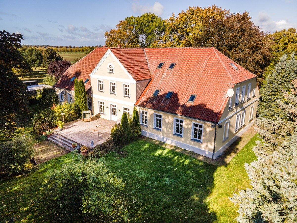 Einfamilienhaus zum Kauf 1.800.000 € 19 Zimmer 1.133 m²<br/>Wohnfläche 22.183 m²<br/>Grundstück Böken Görmin 17121