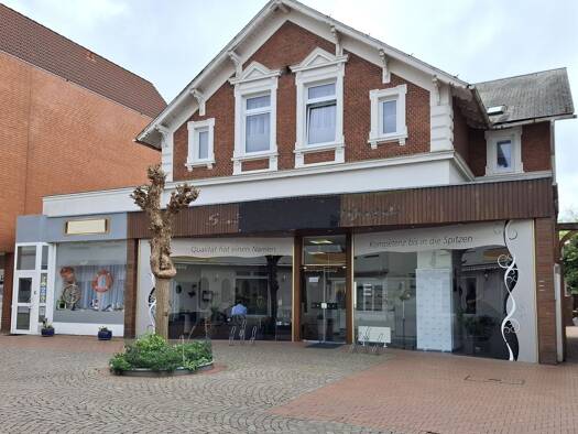 Haus zum Kauf 325.000 € 10 Zimmer 414 m² 700 m² Grundstück Brake 26919