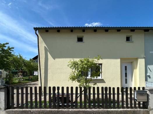 Doppelhaushälfte zum Kauf 189.900 € 5 Zimmer 113 m² 615 m² Grundstück Langenaltheim 91799