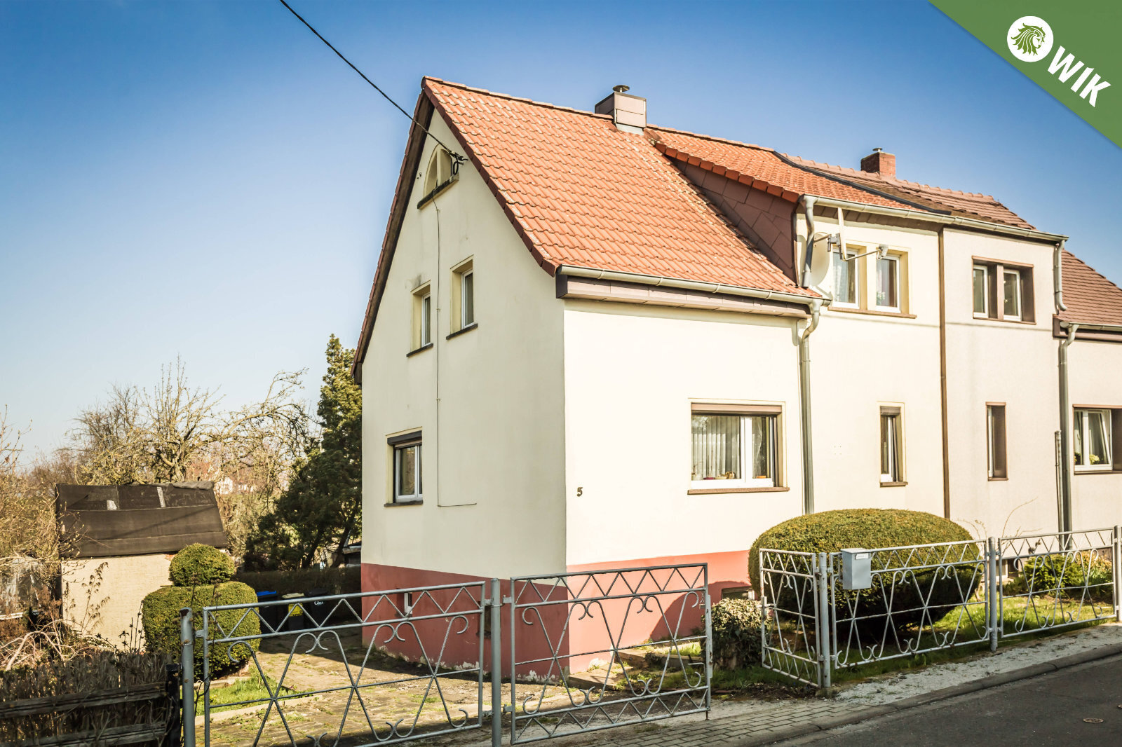 Doppelhaushälfte zum Kauf 75.000 € 4 Zimmer 118 m²<br/>Wohnfläche 498 m²<br/>Grundstück An der Hardtstr. 5 Nenkersdorf Frohburg 04654