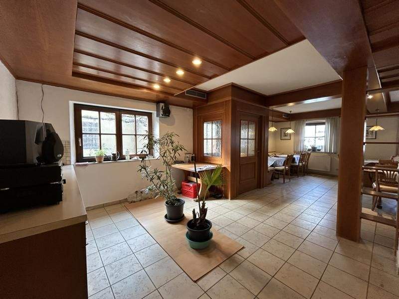 Immobilie in Sommerach - Wohnhaus mit ehemaliger Gastronomieeinheit und Gewölbekeller in Sommerach - Bild 3