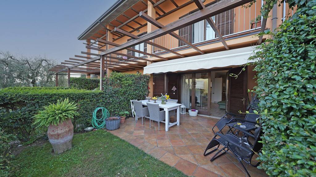 Reihenendhaus zum Kauf 290.000 € 7 Zimmer 120 m² frei ab sofort Via Borgo Alto Puegnago del Garda