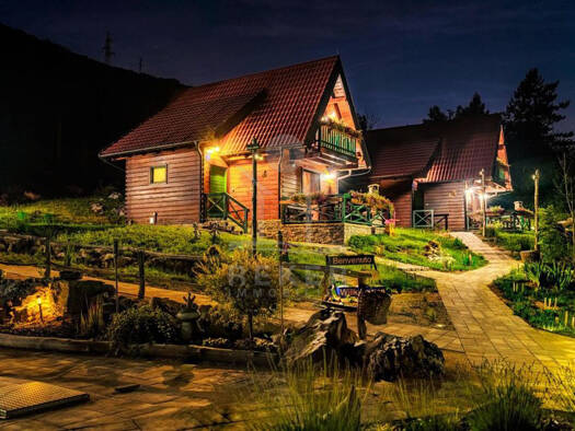 Einfamilienhaus zum Kauf 1.000.000 € 8 Zimmer 240 m² 15.376 m² Grundstück Plitvička Jezera 53230