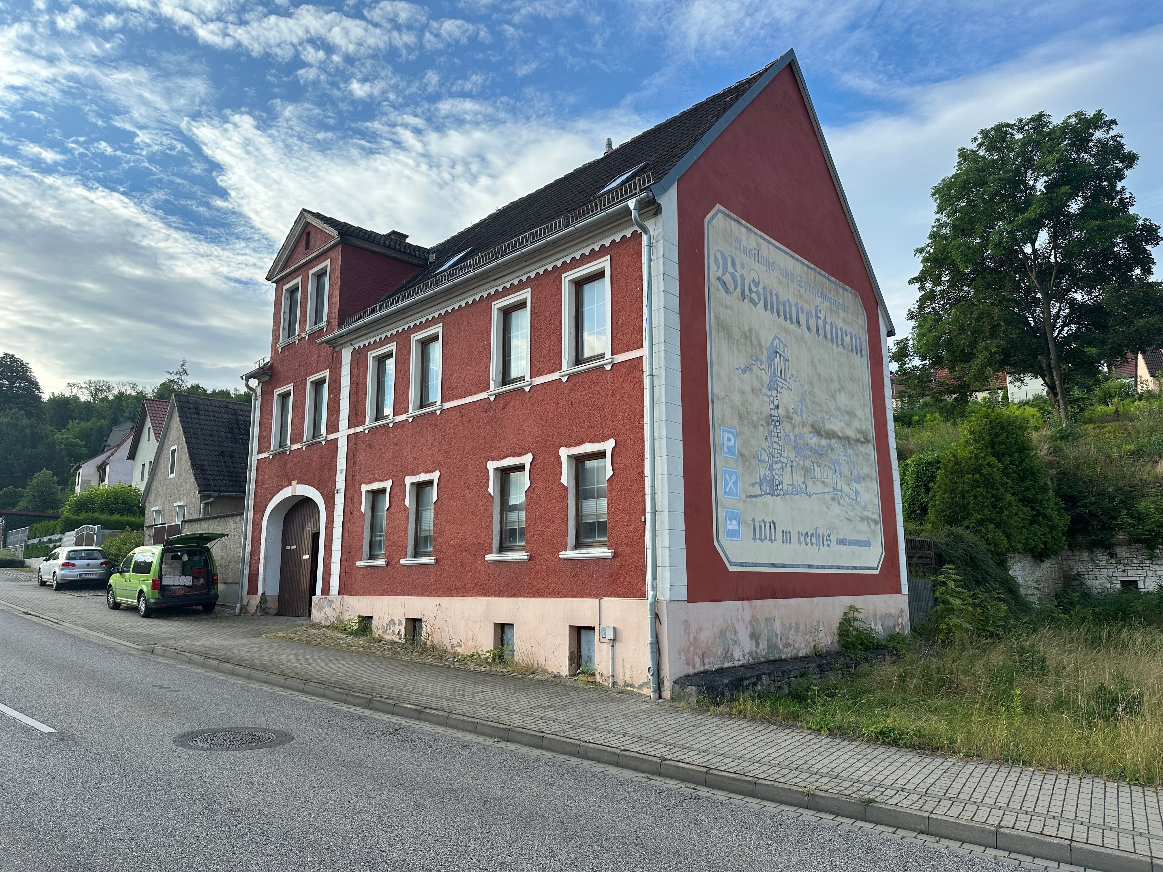 Einfamilienhaus zum Kauf 195.000 € 11 Zimmer 230 m²<br/>Wohnfläche 715 m²<br/>Grundstück ab sofort<br/>Verfügbarkeit Hauptstraße 16 Naumburg Naumburg (Saale) 06618