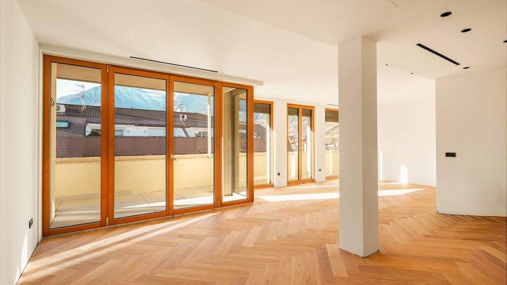 Wohnung zur Miete 2.800 € 3 Zimmer 98,5 m² 5. Geschoss Sparkassenstraße 2 Meran 39012