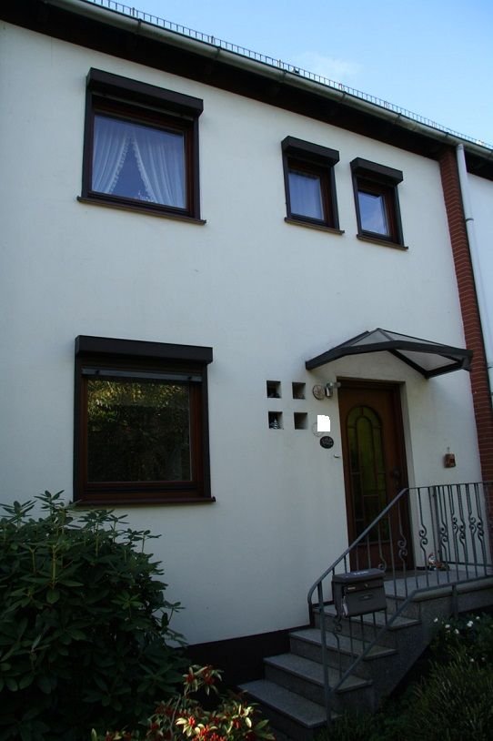 Reihenmittelhaus zum Kauf 239.000 € 5 Zimmer 101 m²<br/>Wohnfläche 189 m²<br/>Grundstück ab sofort<br/>Verfügbarkeit Osterholz Bremen 28307