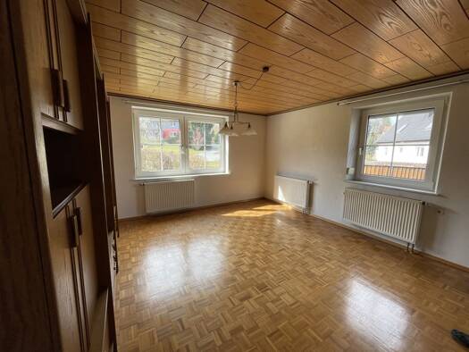 Doppelhaushälfte zum Kauf 179.000 € 5 Zimmer 85 m² 513 m² Grundstück Erbendorf Erbendorf 92681