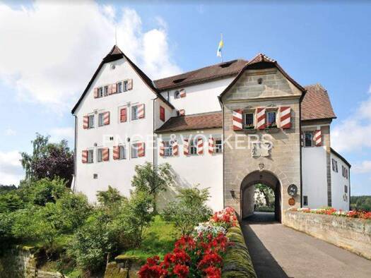 Schloss zum Kauf 1.100.000 € 1.249 m² 18.328 m² Grundstück Henfenfeld 91239