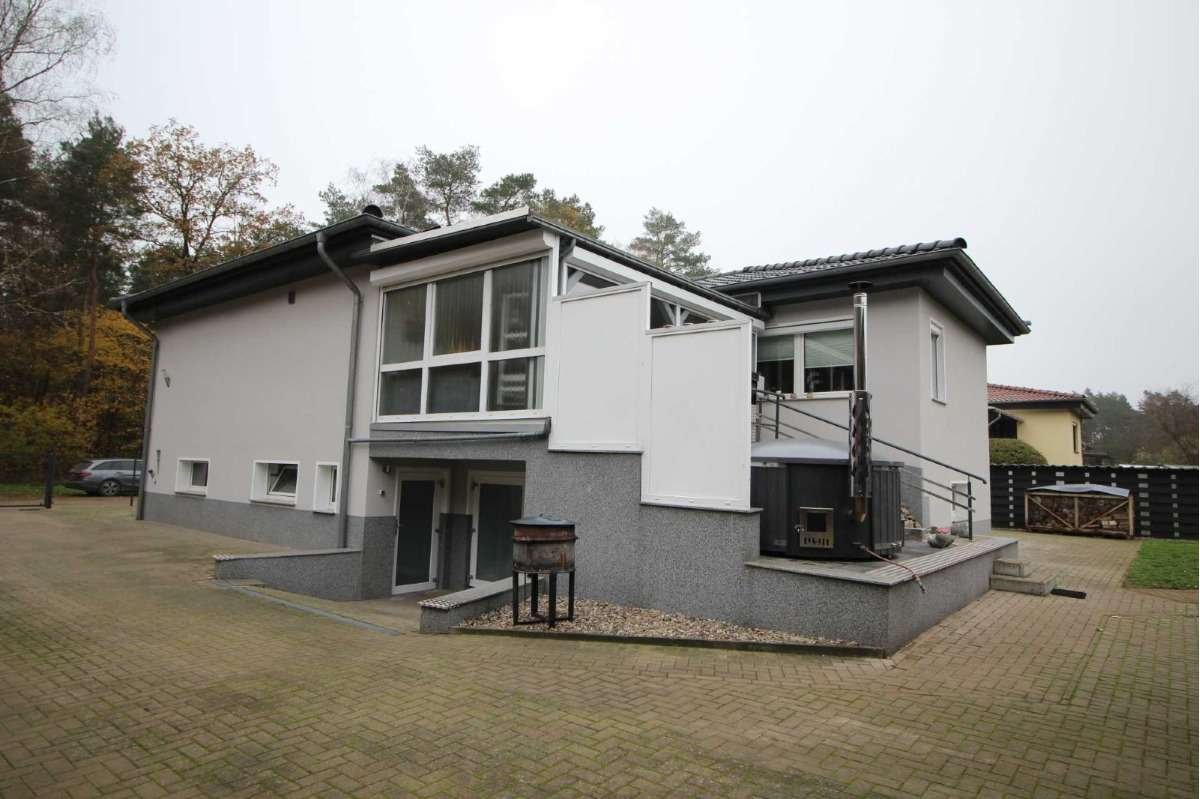 Einfamilienhaus zum Kauf 450.000 € 5 Zimmer 205 m²<br/>Wohnfläche 977 m²<br/>Grundstück Hohes Feld Neustadt-Glewe (Hohes Feld) 19306