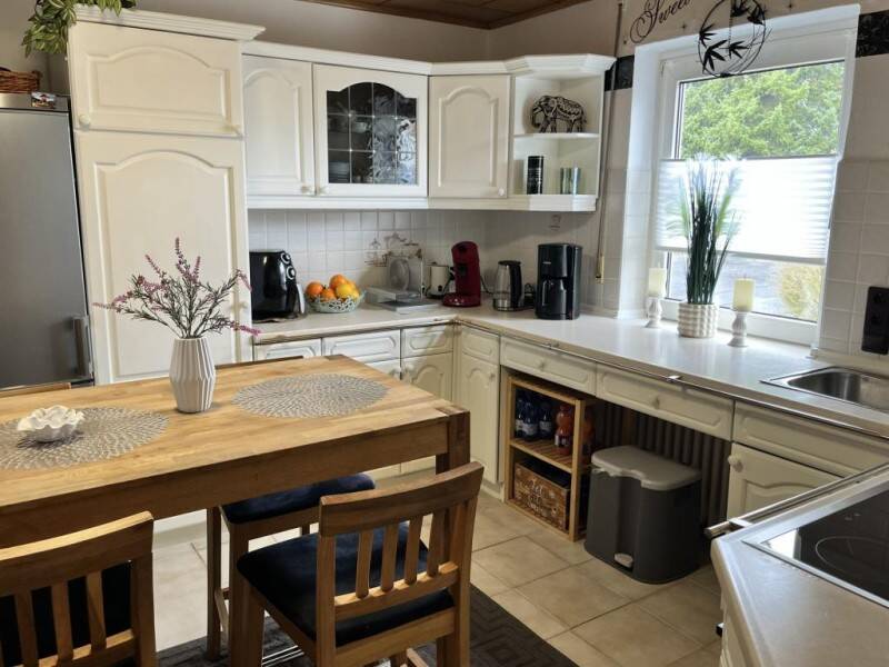 Immobilie in Edermünde - **Wohlfühlen garantiert!** Ein- bis Zweifamilienwohnhaus  mit Garage und Garten in Edermünde-Haldorf - Bild 1