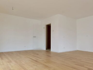 Wohnung zur Miete 700 € 4 Zimmer 122 m² frei ab sofort Schillerstr. Schkeuditz Leuna 04435