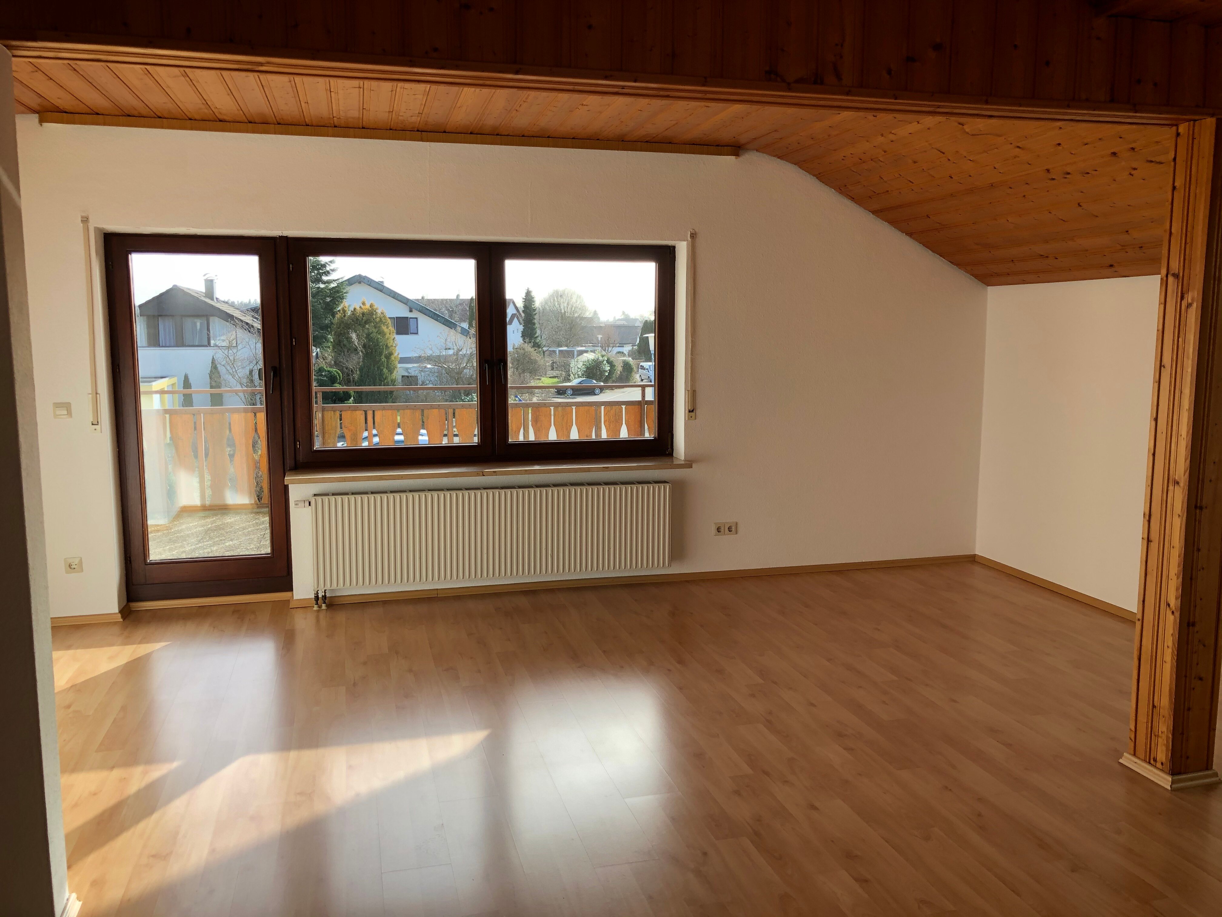 Wohnung zur Miete 850 € 3,5 Zimmer 104 m²<br/>Wohnfläche 1.<br/>Geschoss ab sofort<br/>Verfügbarkeit Durlangen Durlangen 73568