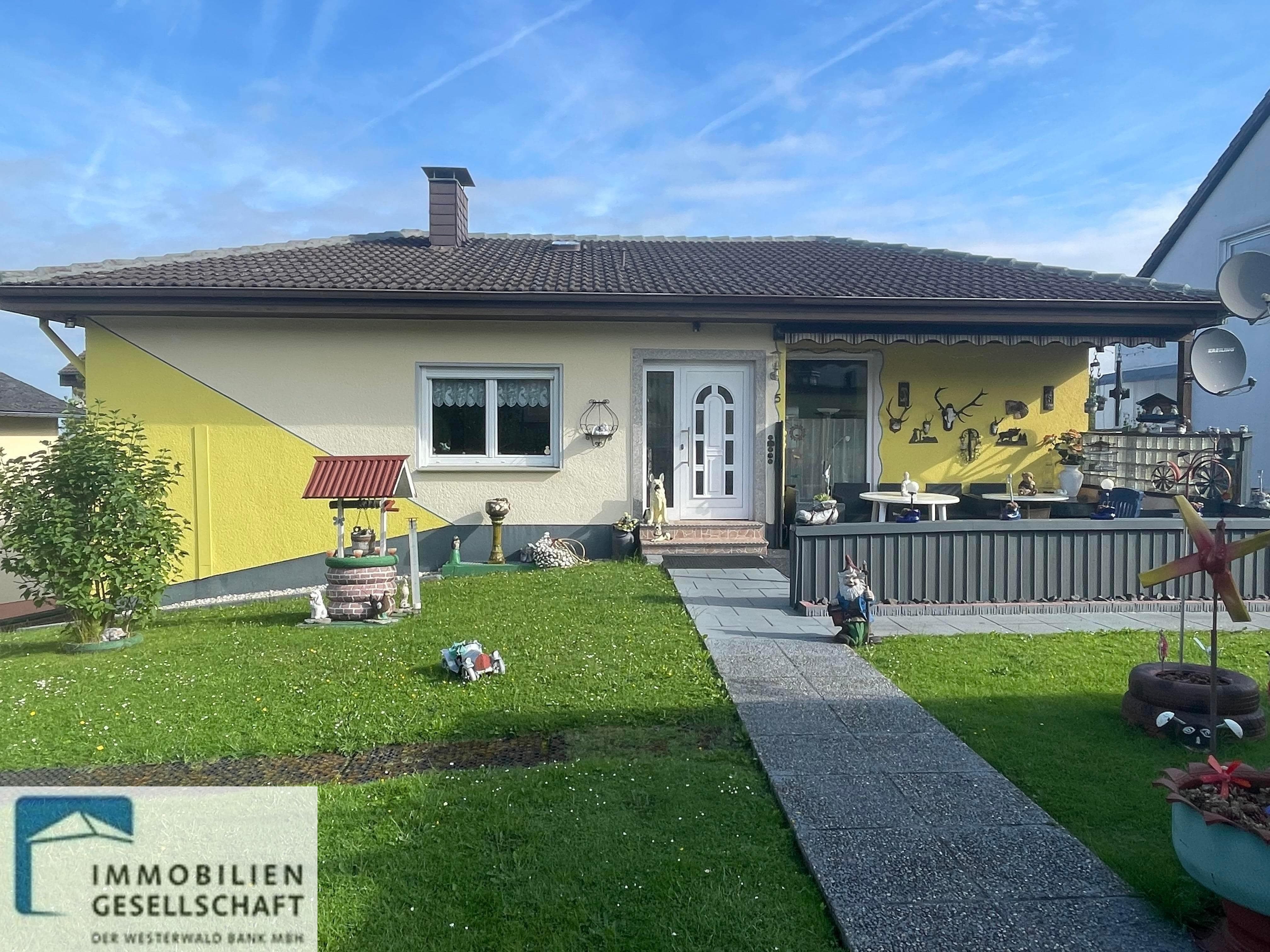 Einfamilienhaus zum Kauf 349.000 € 5 Zimmer 165 m²<br/>Wohnfläche 802 m²<br/>Grundstück Hachenburg 57627