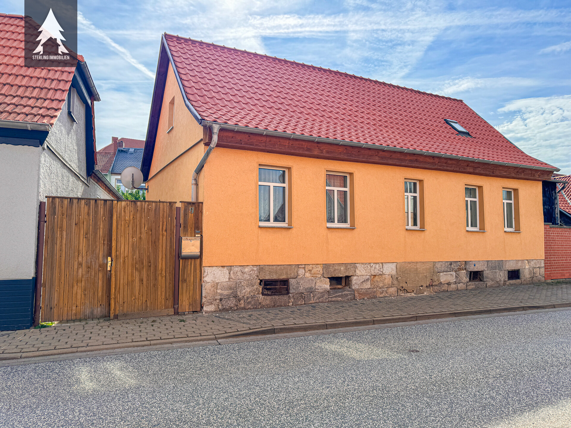 Reihenmittelhaus zum Kauf 59.000 € 5 Zimmer 135 m²<br/>Wohnfläche 369 m²<br/>Grundstück Poststraße 9 Ballenstedt Ballenstedt 06493