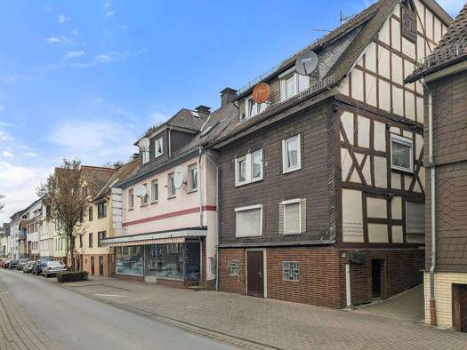 Mehrfamilienhaus zum Kauf als Kapitalanlage geeignet 149.000 € 9 Zimmer 158,8 m² 459 m² Grundstück Biedenkopf 35216