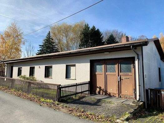 Einfamilienhaus zum Kauf 85.000 € 4 Zimmer 122,3 m² 703 m² Grundstück frei ab sofort Lengenfeld 08485