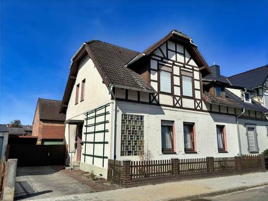 Doppelhaushälfte zum Kauf 139.000 € 7 Zimmer 141 m² 614 m² Grundstück Lüchow Lüchow 29439