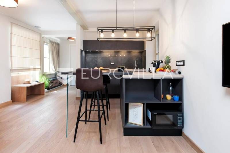 Wohnung zum Kauf 351.000 € 2 Zimmer 58 m²<br/>Wohnfläche 1.<br/>Geschoss Rovinj center 52210