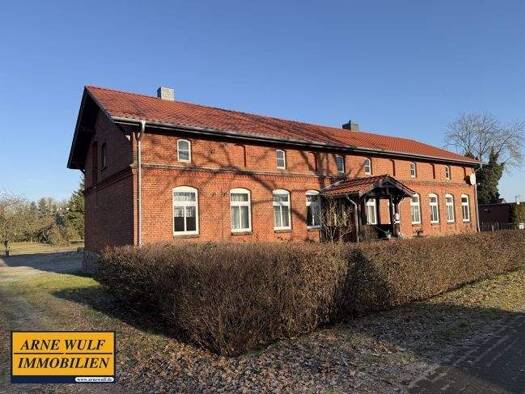 Einfamilienhaus zum Kauf 220.000 € 7 Zimmer 210 m² 4.360 m² Grundstück Domsühl 19374