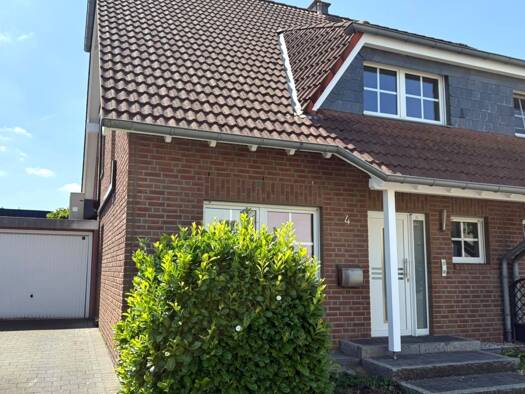 Doppelhaushälfte zum Kauf 798.000 € 5 Zimmer 153 m² 310 m² Grundstück frei ab sofort Strümp Meerbusch 40670
