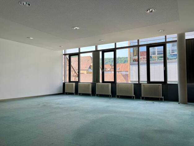 Bürofläche zur Miete 1.576 € 5 Zimmer 197 m² Bürofläche Künzelsau 74653