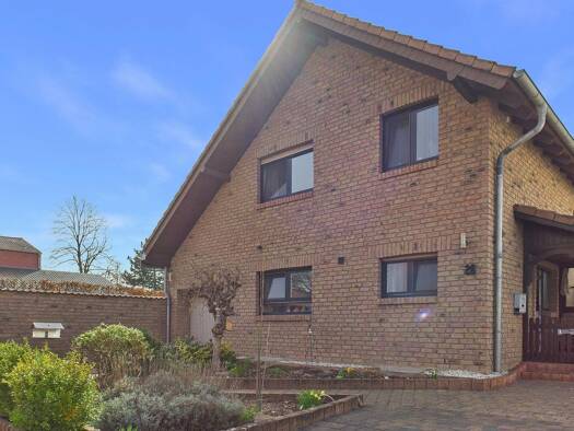 Einfamilienhaus zum Kauf 380.000 € 4 Zimmer 115 m² 420 m² Grundstück Stotzheim Euskirchen 53881