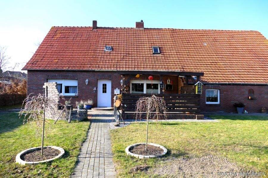 Immobilie in Esterwegen - Großes Grundstück. Starke Lage. Neue Möglichkeiten. Einfamilienhaus auf 1.090 m² in zentraler Lage von Esterwegen - provisionsfrei unter 200.000 & - Bild 1