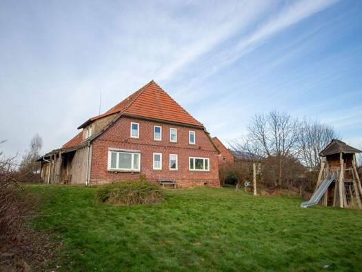 Haus zum Kauf 259.000 € 10 Zimmer 260 m² 4.135 m² Grundstück Neubruchhausen Bassum 27211