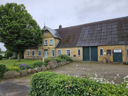 Haus zum Kauf provisionsfrei 375.000 € 6 Zimmer 289 m² 4.000 m² Grundstück Winnert 25887