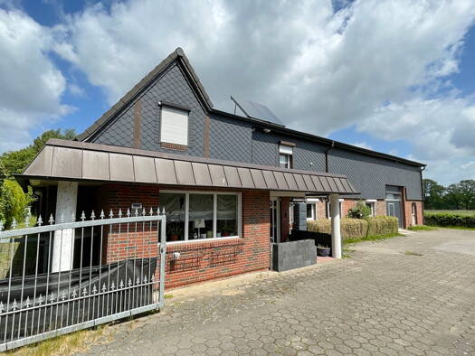 Einfamilienhaus zum Kauf 549.000 € 5 Zimmer 229,4 m² 2.954 m² Grundstück Alveslohe-Hoffnung 25486
