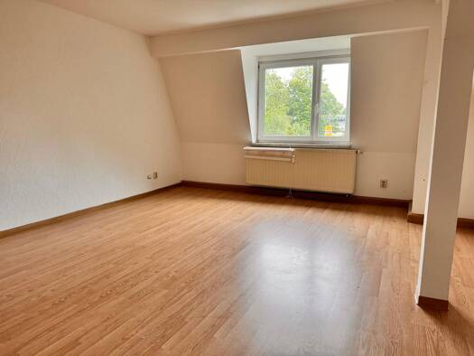 Wohnung zur Miete 250 € 2 Zimmer 46,9 m² frei ab sofort Schopperstraße 64 Zeulenroda Zeulenroda-Triebes 07937