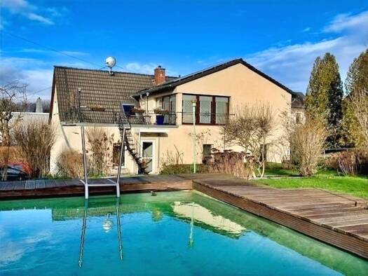 Einfamilienhaus zum Kauf 225.000 € 6 Zimmer 168,8 m² 630 m² Grundstück frei ab sofort Lengenfeld 08485