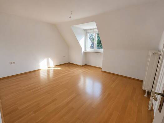 WG-Zimmer zur Miete 480 € 15,5 m² Geschoss 2/3 frei ab 11.10.2026 Innenstadt Erlangen 91054