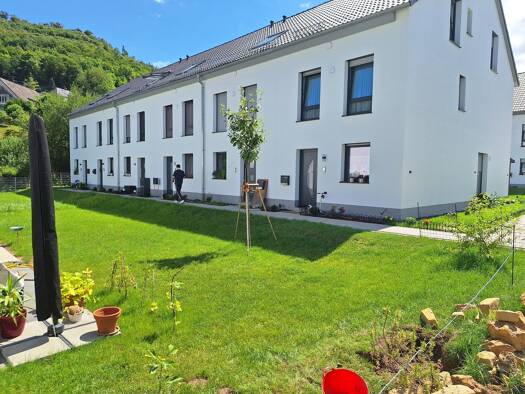 Reihenmittelhaus zum Kauf - Erstbezug 498.000 € 5 Zimmer 141 m² 140 m² Grundstück frei ab sofort Geislingen Geislingen an der Steige 73312
